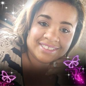 Meet your Posher, Ebony